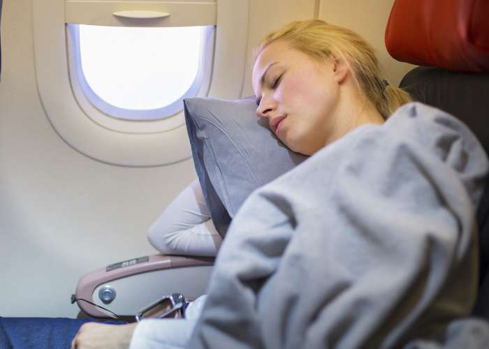 6 ways to sleep through a long haul flight