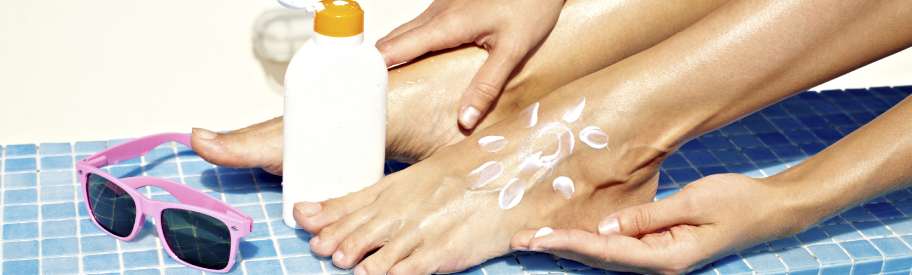 Sunburned Feet: 5 Tips for Soothing Redness, Burning & Swelling
