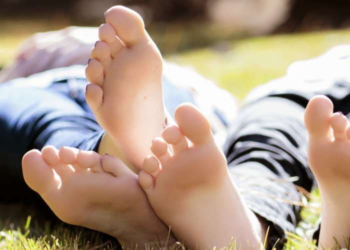10 ways to ease swollen feet and ankles in hot weather