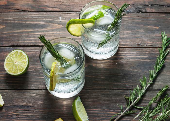 Can gin really ease hayfever symptoms?