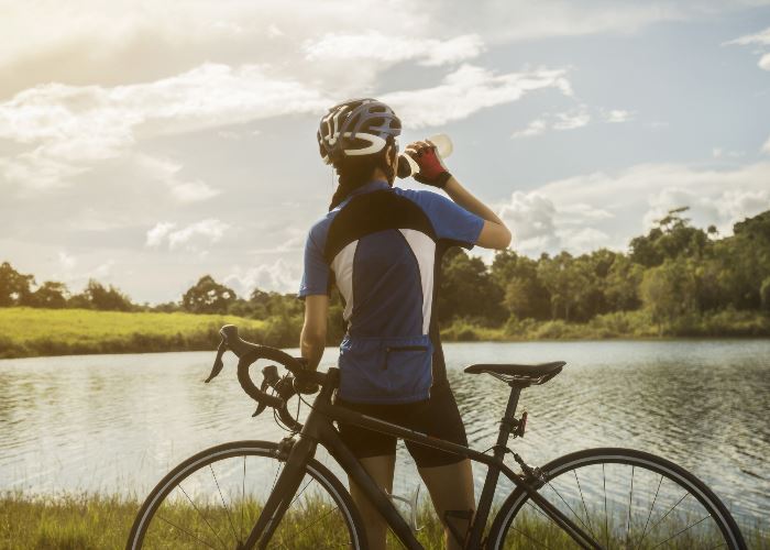 How to stay hydrated on a long-distance cycle ride